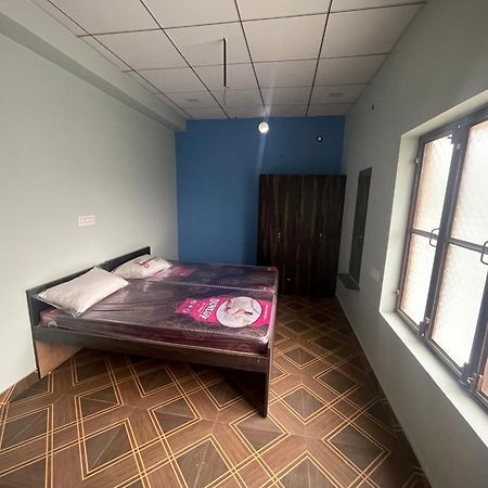 Shiv Shakti Guest House Bhiwani Exteriör bild