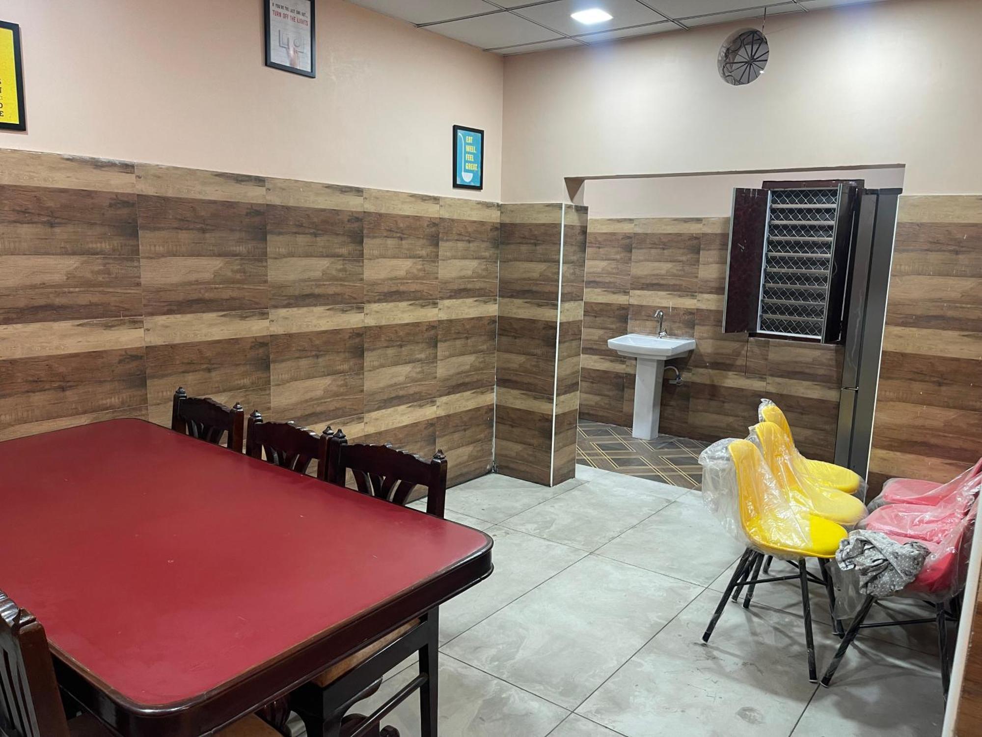Shiv Shakti Guest House Bhiwani Exteriör bild